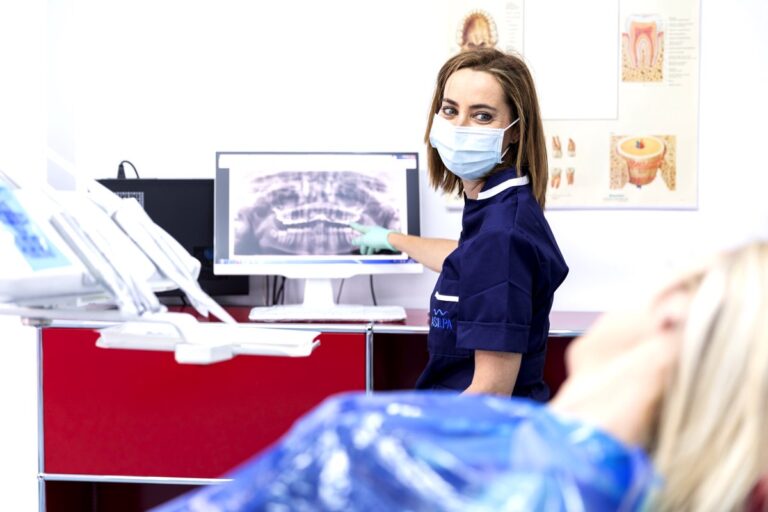 Equipo de dentistas de la Clínica dental ASILPA en Alicante